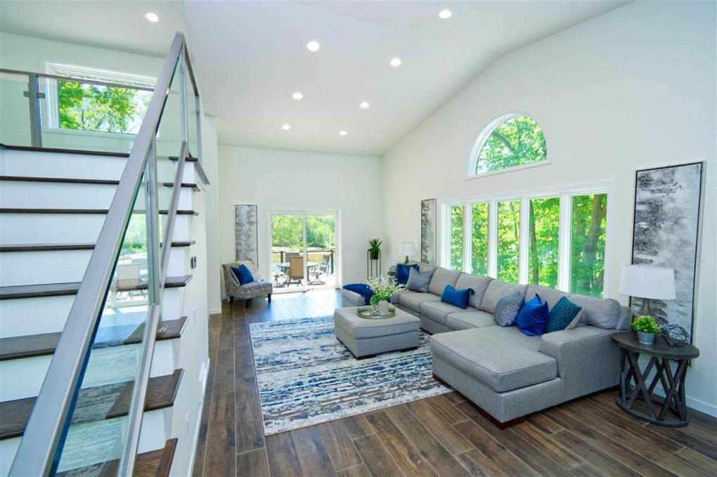 Photo of Livingroom in Portage