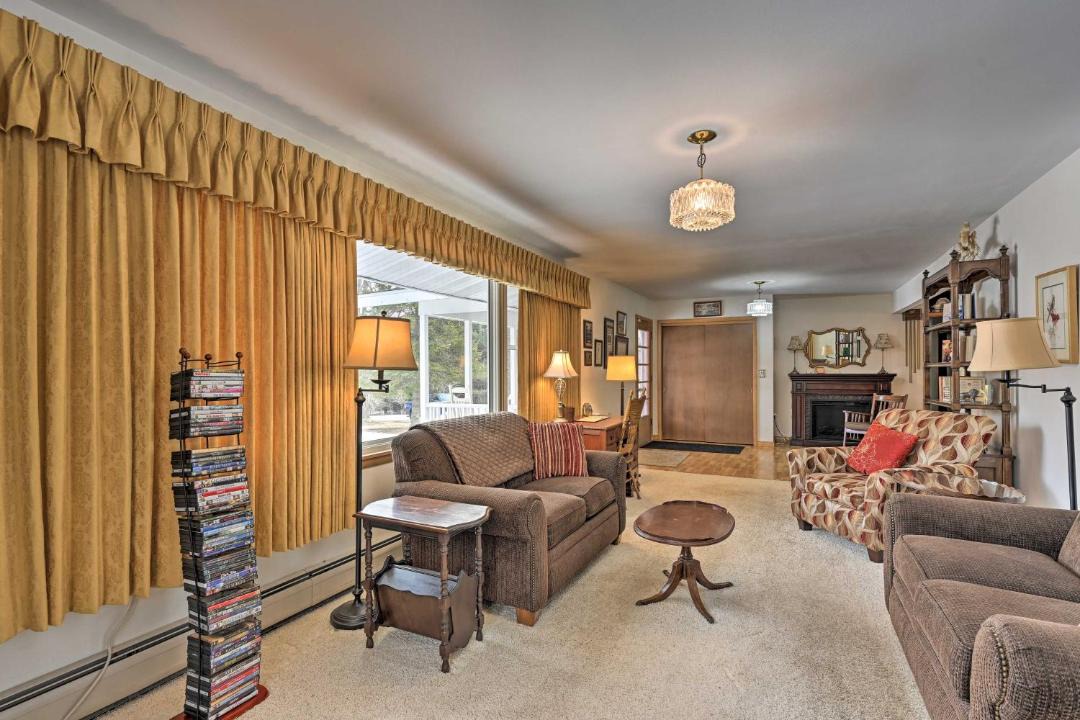 Photo of Livingroom in Wisconsin Dells