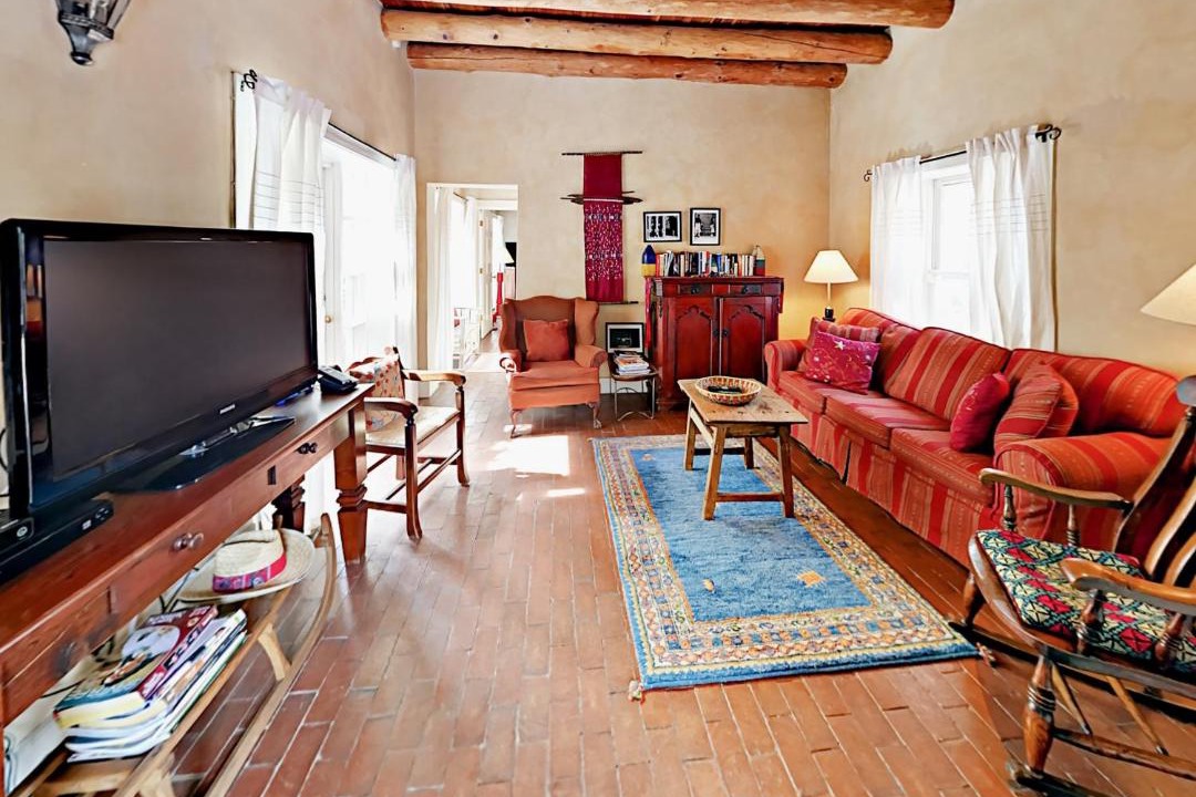 Photo of Livingroom in Historic Eastside