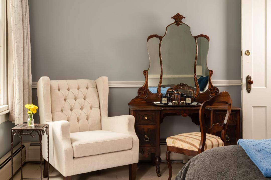 Photo of Livingroom in Utica