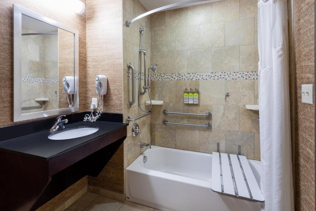 Photo of Bathroom in Kutzky Park