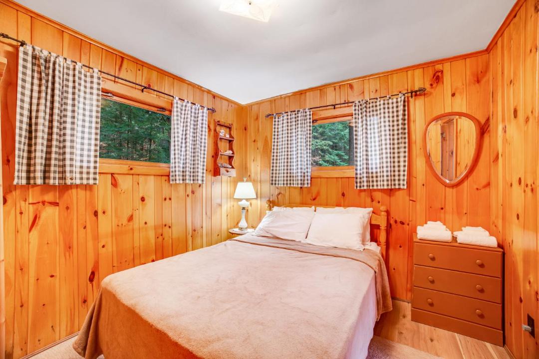 Photo of Bedroom in Chester Shores