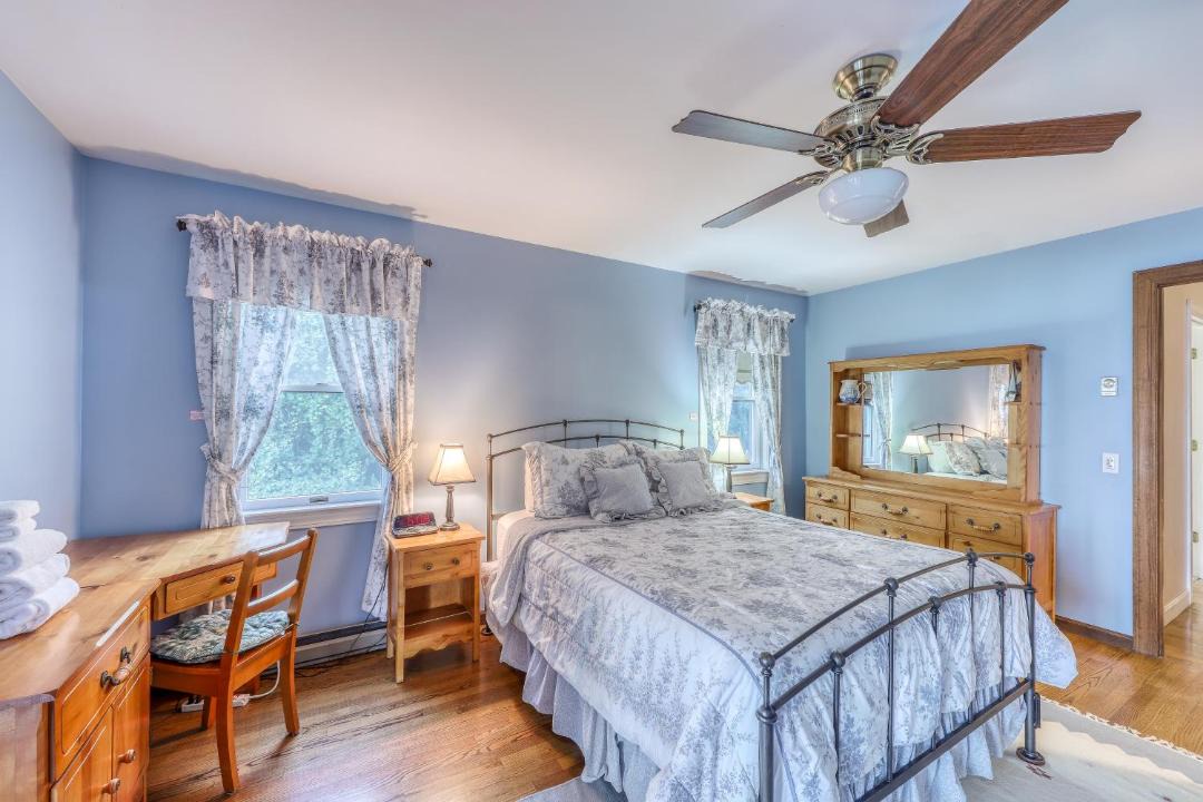 Photo of Bedroom in North Hero