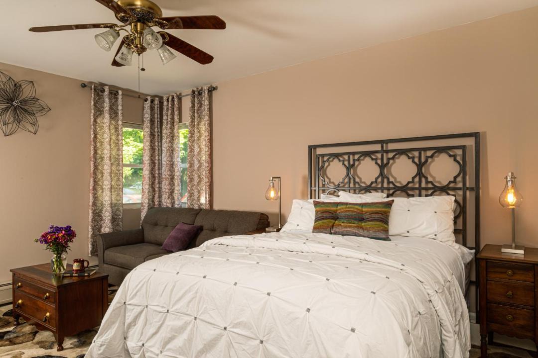 Photo of Bedroom in Utica