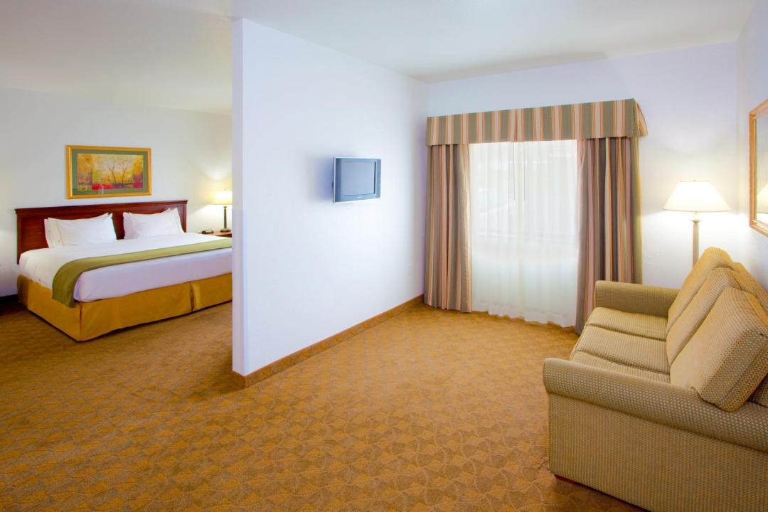 Photo of Bedroom in Leadsville