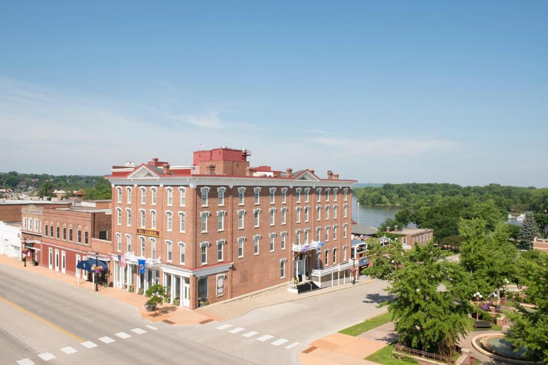 Photo of Others in Red Wing