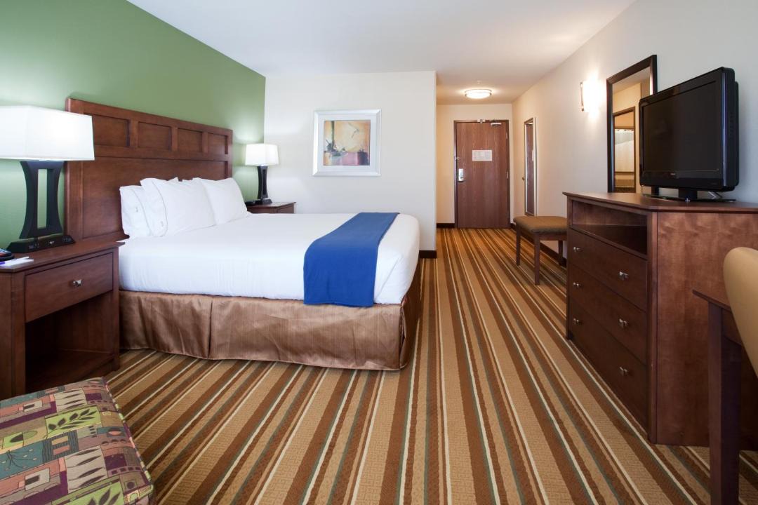 Photo of Bedroom in Los Alamos