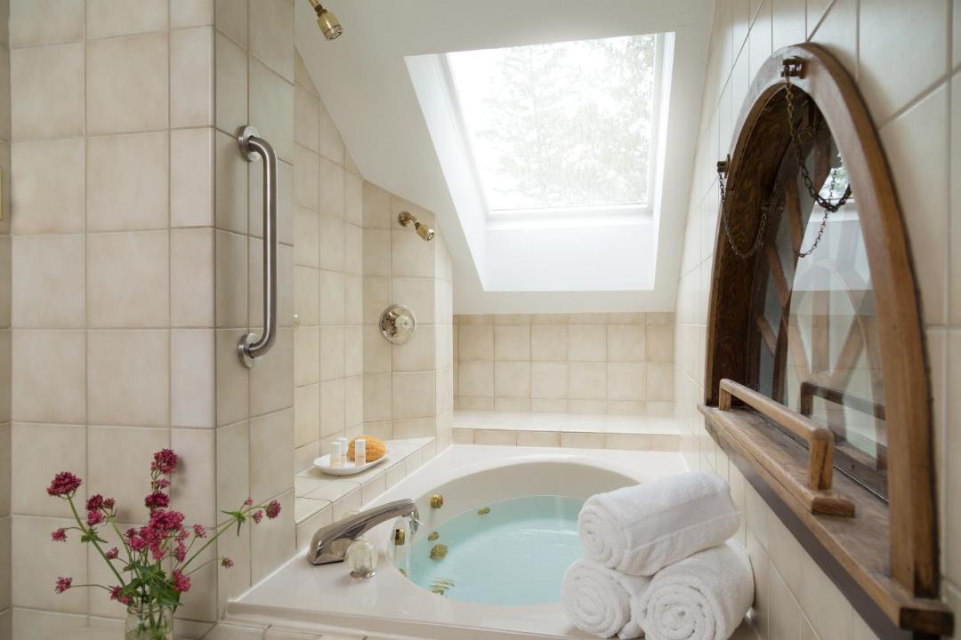 Photo of Bathroom in Lee