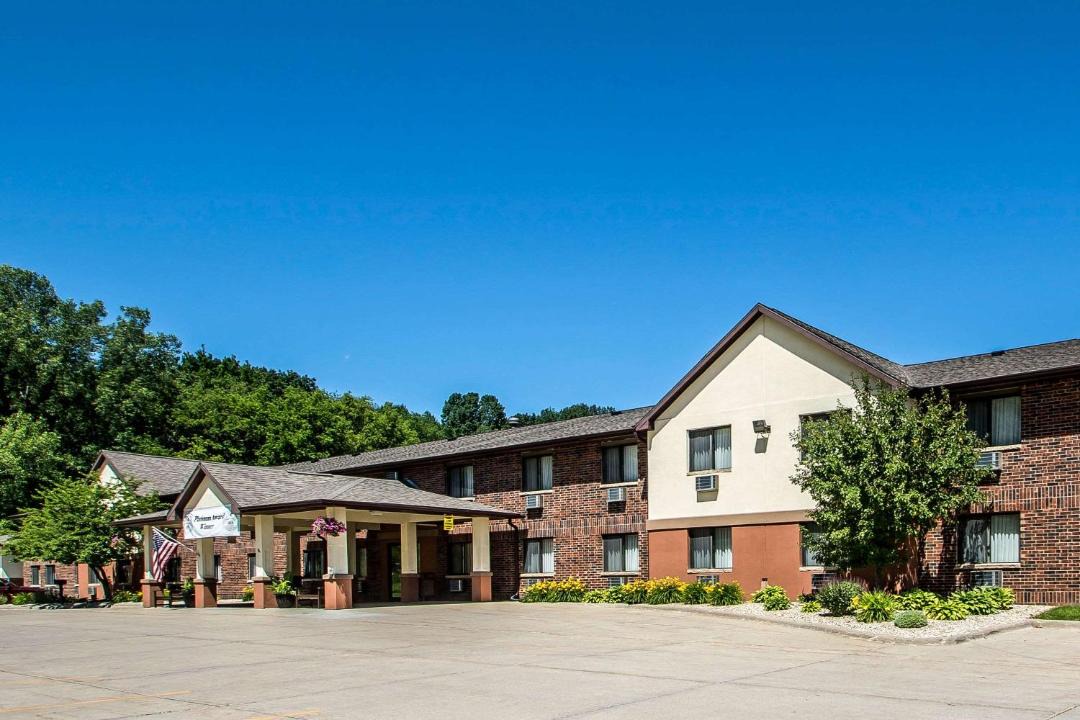 Photo of Buildings in Decorah