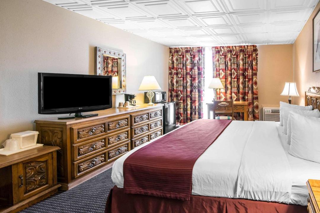 Photo of Bedroom in Taos