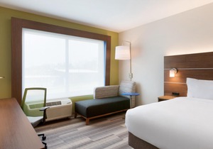 Holiday Inn Express & Suites - Cincinnati NE - Red Bank Road, an Ihg Hotel