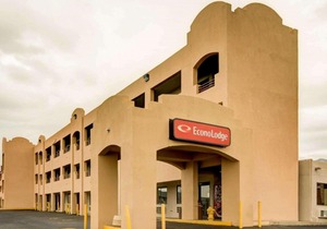 Econo Lodge East