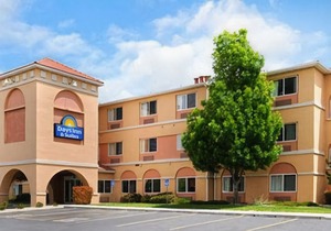 Days Inn & Suites by Wyndham Airport Albuquerque