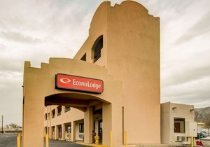 Econo Lodge East