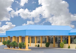 Days Inn & Suites by Wyndham Clovis
