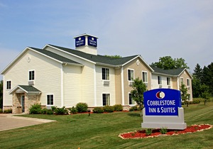 Cobblestone Inn & Suites - Clintonville