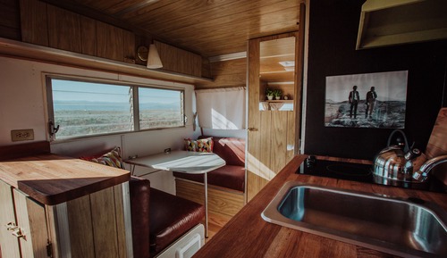 Room (Dennis 17; 1969 Aristocrat)