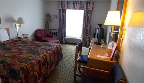 1 QUEEN BED NON-SMOKING