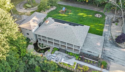 Seven-Bedroom House