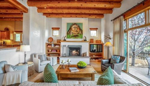 Two-Bedroom Holiday Home