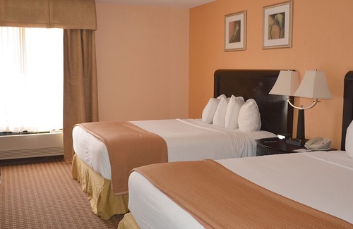 East Windsor Hotel | Baymont by Wyndham East Windsor Bradley Airport