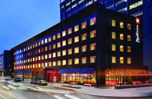 Downtown East Hotel | Radisson Red Minneapolis Downtown