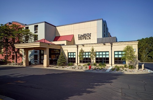 Burnsville Hotel | Livinn Hotel Minneapolis South / Burnsville
