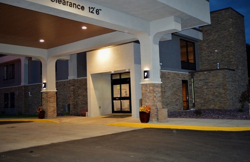 La Crosse Hotel | Country Inn & Suites by Radisson, La Crosse, WI