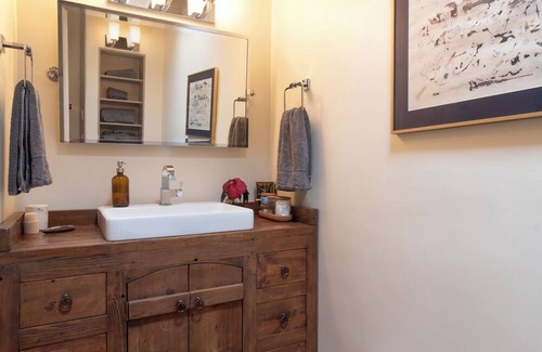 Nambe Pueblo Apartment | Tranquil 2-bedroom apartment with AC/Wifi in delightful Tesuque area, Santa Fe