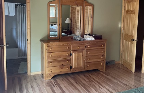 Danbury Cabin | Voyager Village Cabin. Perfect for a family gathering or a golfer's retreat.