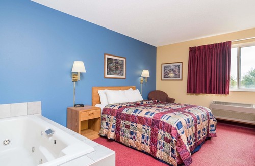 Eau Claire Hotel | Days Inn by Wyndham West-Eau Claire