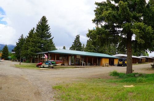 Eagle Nest Hotel | Eagle Nest Fly Shack and Lodge