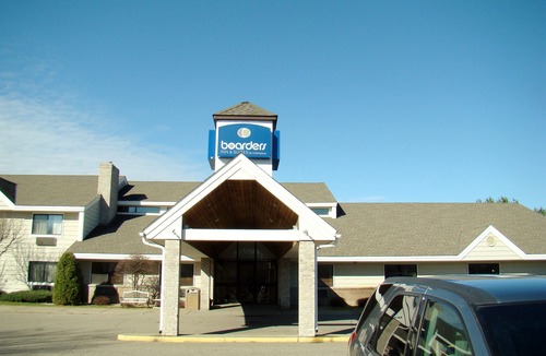 Faribault Hotel | Boarders Inn & Suites by Cobblestone Hotels - Faribault