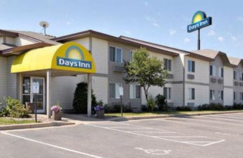 Eau Claire Hotel | Days Inn by Wyndham West-Eau Claire