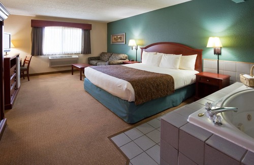 Chippewa Falls Hotel | AmericInn by Wyndham Chippewa Falls
