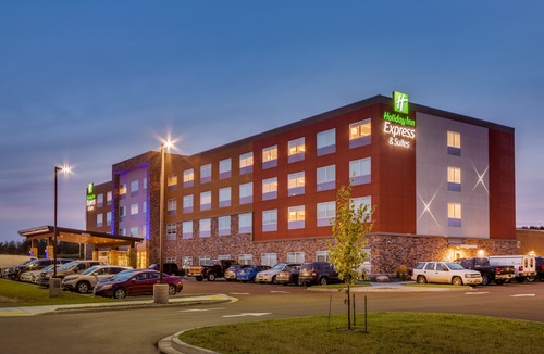 Rice Lake Hotel | Holiday Inn Express & Suites Rice Lake, an Ihg Hotel