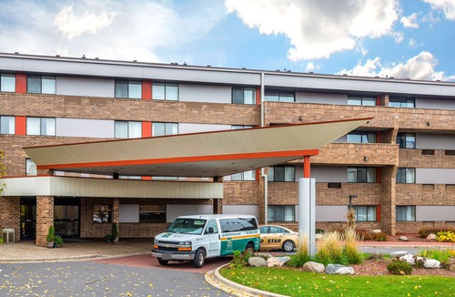 East Bloomington Hotel | Quality Inn & Suites Mall of America - MSP Airport