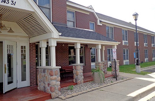 Burnsville Hotel | AmericInn by Wyndham Burnsville