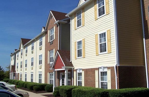 Potomac Falls Hotel | Hawthorn Suites Sterling Dulles North