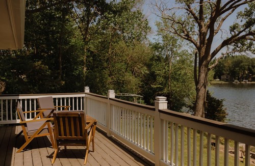 Shoreview House | Lakeside Retreat w/ Hot Tub & Sauna
