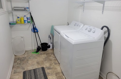 Charlotte Apartment | Quiet, Beachside Modern 2-bedroom with WiFi and AC in charming Rochester