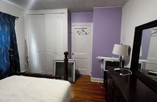 Hartford House | Charming 3-bedroom house with WiFi and AC in Hartford