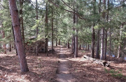 Markville Cabin | Tranquil Cabin Retreat in Serene Danbury – Modern Comforts Amidst Nature’s Charm