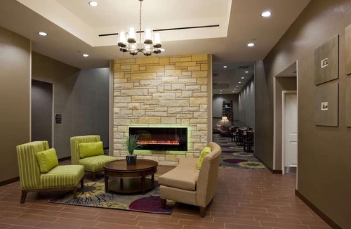 Kutzky Park House | Enjoy our Spacious Suites with Fully Equipped Kitchen and a Free Hot Breakfast!