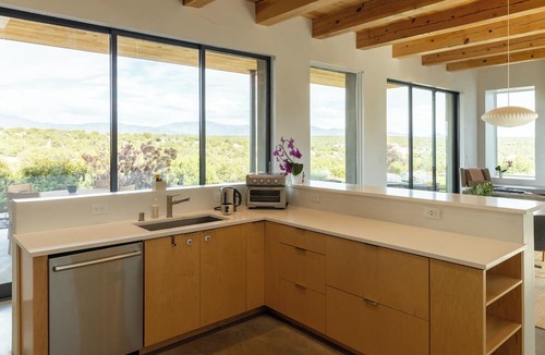 La Tierra House | Lovely contemporary home with expansive views