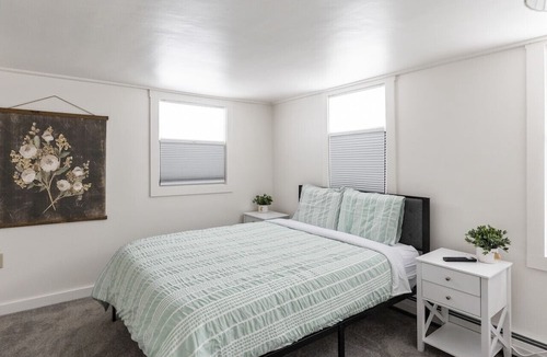 Waterbury Apartment | 1 Bedroom Waterbury Cozy Haven