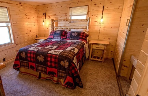 Isle Cabin | Sunset Harbor Point
