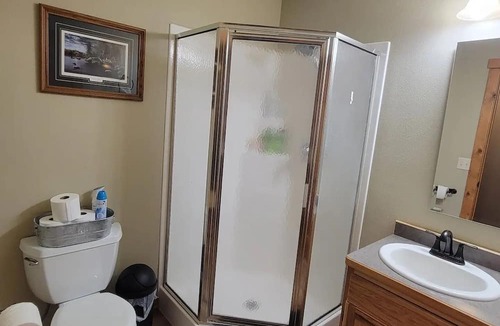 Amery House | HotTub! Woodside Haven Gateway to Nature & Leisure