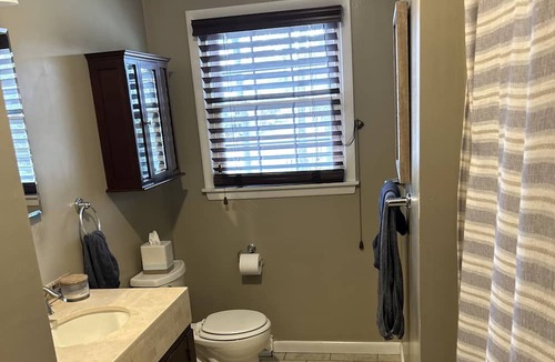Williston North House | Spacious 5-bedroom house 2 miles from Burlington Airport