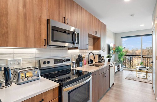 St. Anthony West Apartment | Coze 1 BR with GYM & Free Parking by Target Center